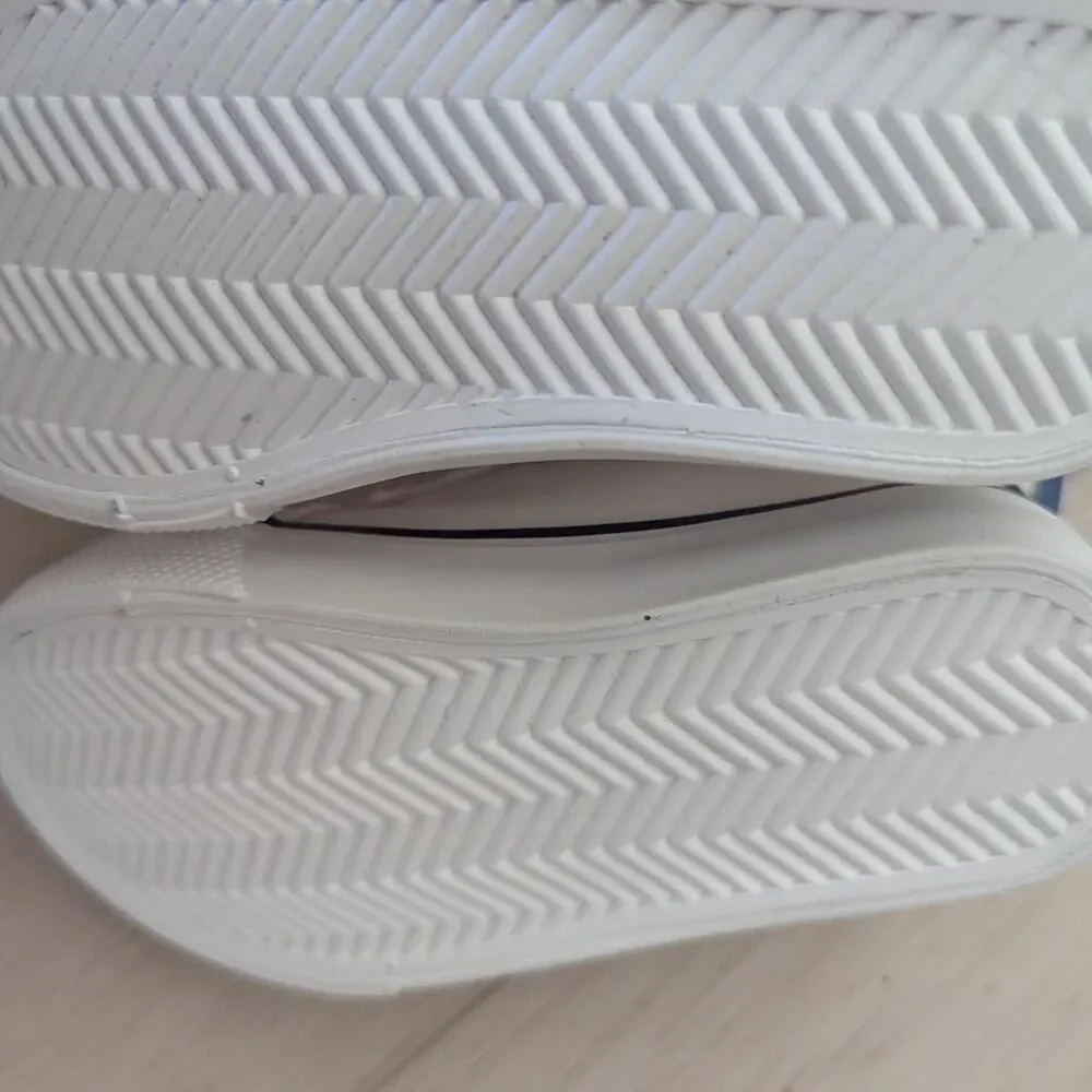 Sperry Cream and White Sneakers Toddler Size 6